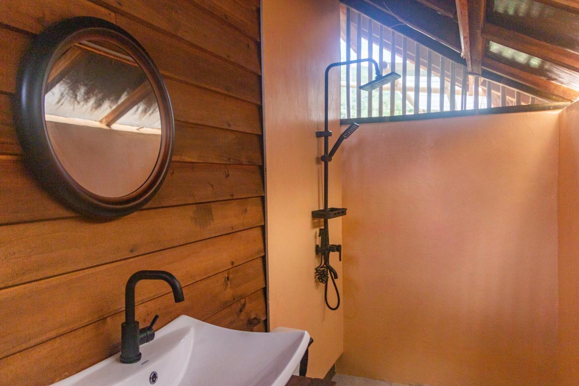 Eco Sanctuaries Nature Lodge Nacpan Beach, El Nido Room photo